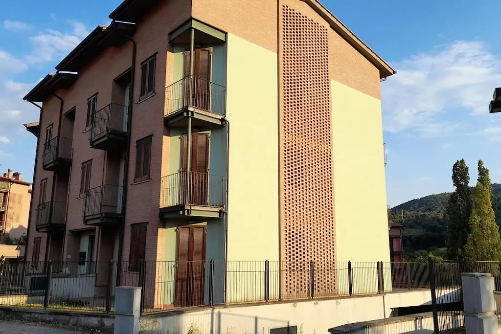 The Green House In Troghi